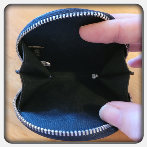 NWT Coach Darling Mint Black Round Coin Case - Picture 2 of 6